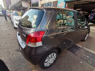 2009 Toyota Yaris 1.3 T3 5-Door, Black with 97000km available now!