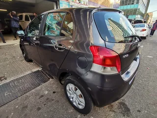 2009 Toyota Yaris 1.3 T3 5-Door, Black with 97000km available now!