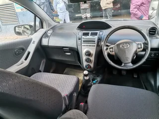 2009 Toyota Yaris 1.3 T3 5-Door, Black with 97000km available now!