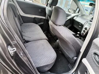 2009 Toyota Yaris 1.3 T3 5-Door, Black with 97000km available now!