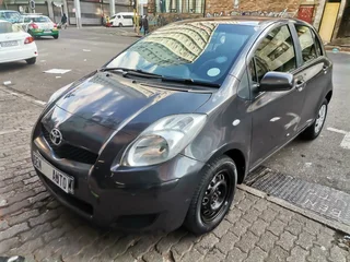 2009 Toyota Yaris 1.3 T3 5-Door, Black with 97000km available now!