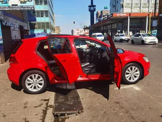 2014 Volkswagen Golf 7 1.4 TSI BMT Comfortline, Red with 105000km available now!