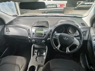 2015 Hyundai ix35 2.0 Premium 4x2 AT, Silver with 96000km available now!