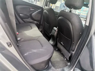 2015 Hyundai ix35 2.0 Premium 4x2 AT, Silver with 96000km available now!