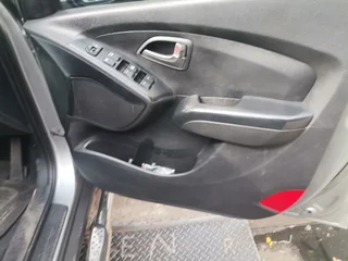 2015 Hyundai ix35 2.0 Premium 4x2 AT, Silver with 96000km available now!