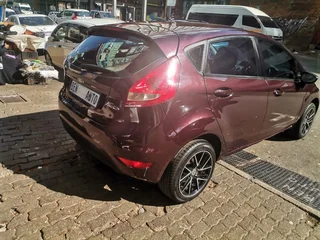 2011 Ford Fiesta 1.4 Ambiente, Purple with 118000km available now!
