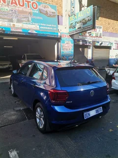 2019 Volkswagen Polo 1.0 Comfortline, Blue with 64000km available now!