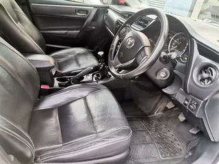 2018 Toyota Corolla 1.6 Prestige, White with 92000km available now!