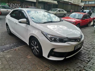 2018 Toyota Corolla 1.6 Prestige, White with 92000km available now!