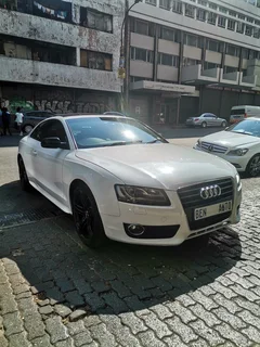 2010 Audi A5 Coupe 2.0 TFSI, White with 95000km available now!