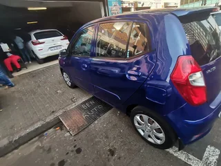 2012 Hyundai i10 1.2 GLS, Blue with 20000km available now!