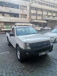 2013 Isuzu KB 200, White with 81000km available now!