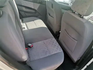 2006 Hyundai Getz 1.6 AT, Silver with 89000km available now!