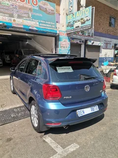 2014 Volkswagen Polo 1.2 TSI Comfortline, Blue with 121000km available now!