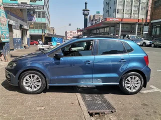 2014 Volkswagen Polo 1.2 TSI Comfortline, Blue with 121000km available now!