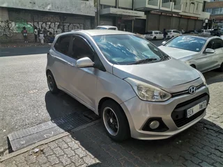 2017 Hyundai i10 1.1 GLS, Silver with 87000km available now!