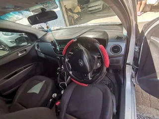 2017 Hyundai i10 1.1 GLS, Silver with 87000km available now!