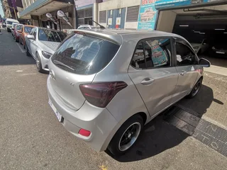 2017 Hyundai i10 1.1 GLS, Silver with 87000km available now!