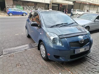 2008 Toyota Yaris 1.3 T3 5-Door, Blue with 91000km available now!