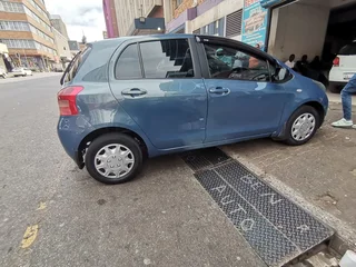 2008 Toyota Yaris 1.3 T3 5-Door, Blue with 91000km available now!