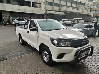 2023 Toyota Hilux 2.4 GD-6 4x4 SR, White with 89000km available now!