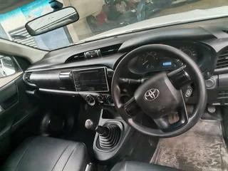 2023 Toyota Hilux 2.4 GD-6 4x4 SR, White with 89000km available now!