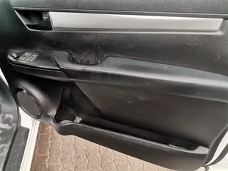 2023 Toyota Hilux 2.4 GD-6 4x4 SR, White with 89000km available now!