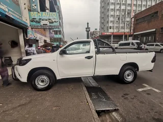 2023 Toyota Hilux 2.4 GD-6 4x4 SR, White with 89000km available now!