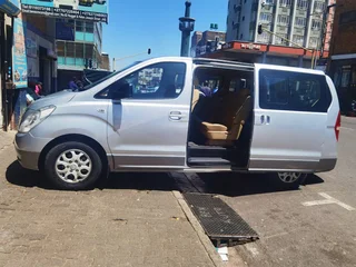 2009 Hyundai H1 2.4 CVVT Wagon GLS, Silver with 144000km available now!