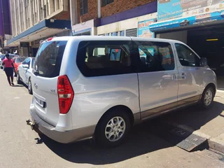 2009 Hyundai H1 2.4 CVVT Wagon GLS, Silver with 144000km available now!