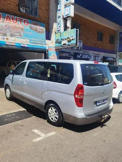 2009 Hyundai H1 2.4 CVVT Wagon GLS, Silver with 144000km available now!