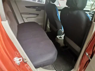 2017 Mahindra KUV 100 Nxt 1.2 K6&#43;, Orange with 69000km available now!