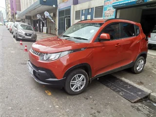 2017 Mahindra KUV 100 Nxt 1.2 K6&#43;, Orange with 69000km available now!