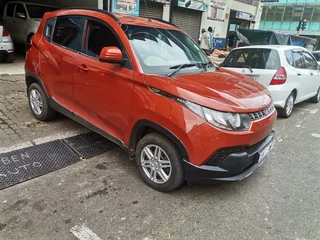 2017 Mahindra KUV 100 Nxt 1.2 K6&#43;, Orange with 69000km available now!