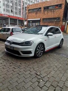 2017 Volkswagen Golf 7 2.0 TDI BMT Highline DSG, White with 89000km available now!