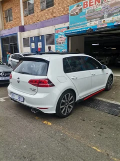 2017 Volkswagen Golf 7 2.0 TDI BMT Highline DSG, White with 89000km available now!
