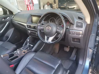 2017 Mazda CX-5 2.0 Dynamic 4x2 AT, Blue with 107000km available now!