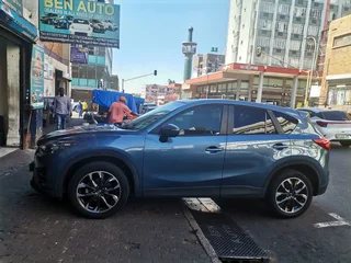 2017 Mazda CX-5 2.0 Dynamic 4x2 AT, Blue with 107000km available now!