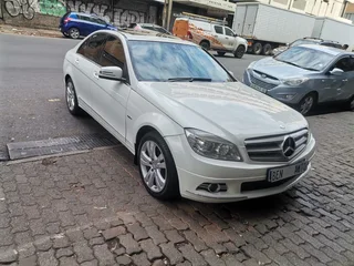 2011 Mercedes-Benz C 200 BlueEFFICIENCY Classic, White with 102000km available now!
