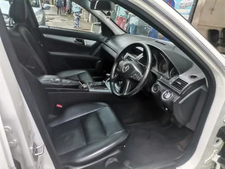 2011 Mercedes-Benz C 200 BlueEFFICIENCY Classic, White with 102000km available now!