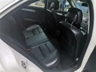 2011 Mercedes-Benz C 200 BlueEFFICIENCY Classic, White with 102000km available now!