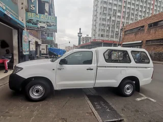 2007 Toyota Hilux 2.5 D-4D, White with 110000km available now!