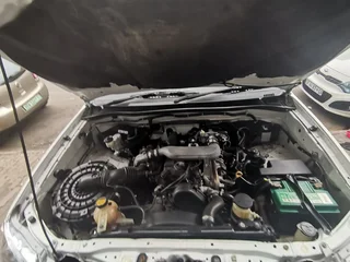 2007 Toyota Hilux 2.5 D-4D, White with 110000km available now!