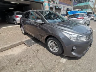 2020 Kia Rio 1.4 EX 5-Door AT, Grey with 60000km available now!
