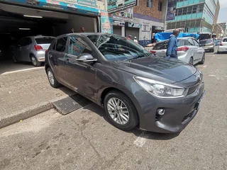 2020 Kia Rio 1.4 EX 5-Door AT, Grey with 60000km available now!
