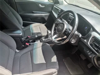 2020 Kia Rio 1.4 EX 5-Door AT, Grey with 60000km available now!