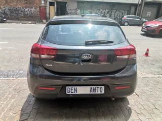 2020 Kia Rio 1.4 EX 5-Door AT, Grey with 60000km available now!