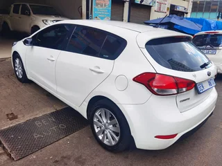 2013 Kia Cerato 1.6 5-Door, White with 87000km available now!