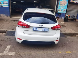 2013 Kia Cerato 1.6 5-Door, White with 87000km available now!