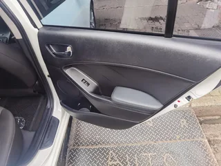 2013 Kia Cerato 1.6 5-Door, White with 87000km available now!